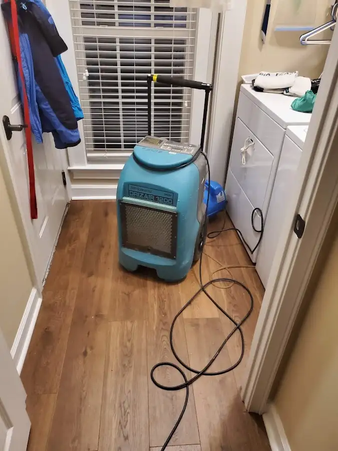 Commercial dehumidifier deployed for Crawl Space Restoration in White Center